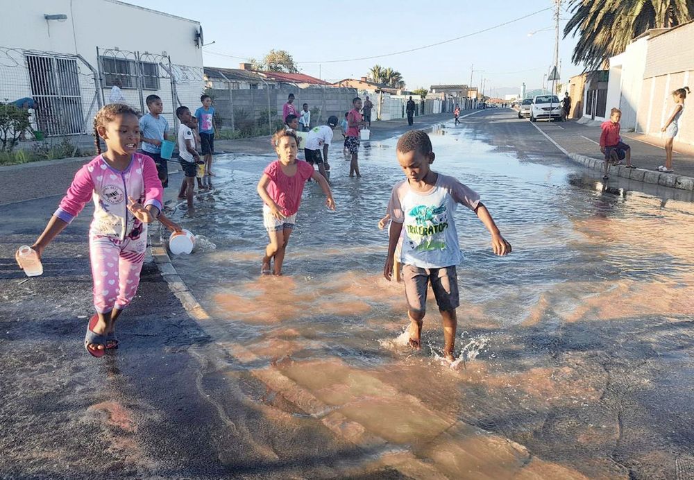 PICS: Manenberg pool party!