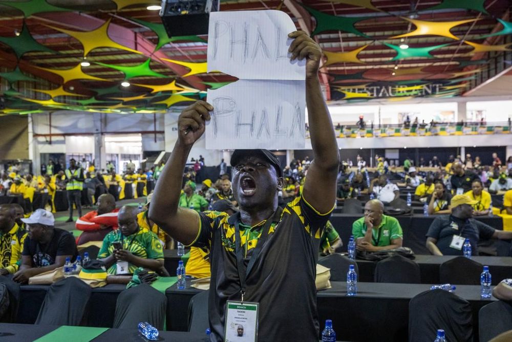 Cyril Ramaphosa Buys Time as Impeachment Clock Ticks Down