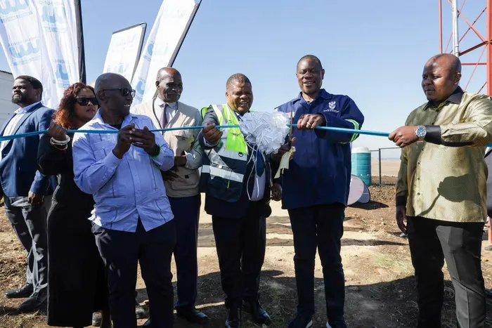 In honour of Mandela Day, Deputy President Paul Mashatile, along with Water and Sanitation Deputy Minister David Mahlobo, launched the Mandela Day Water Services Project and Acceleration Programme in KwaZulu-Natal.