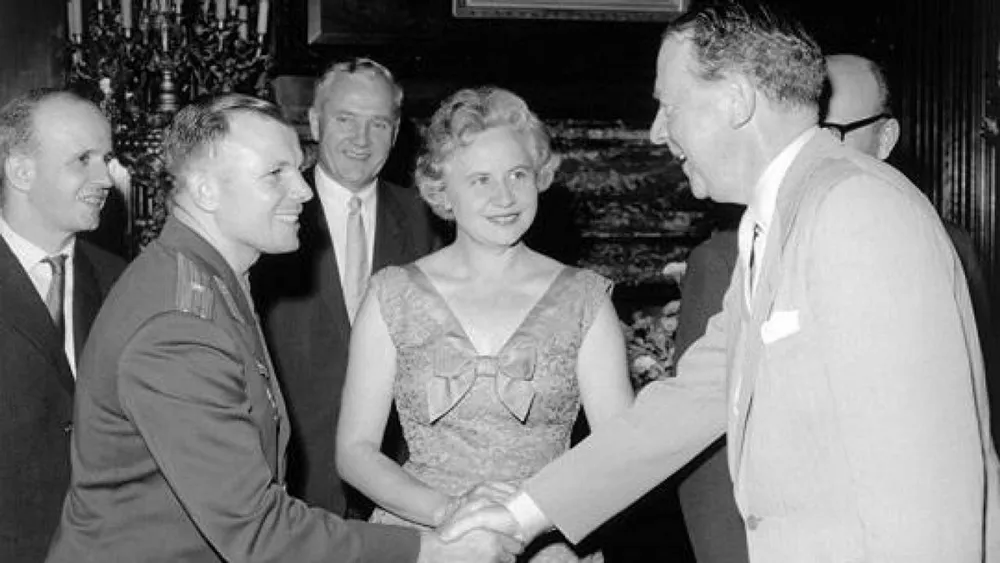 Yuri Gagarin with Queen Elizabeth