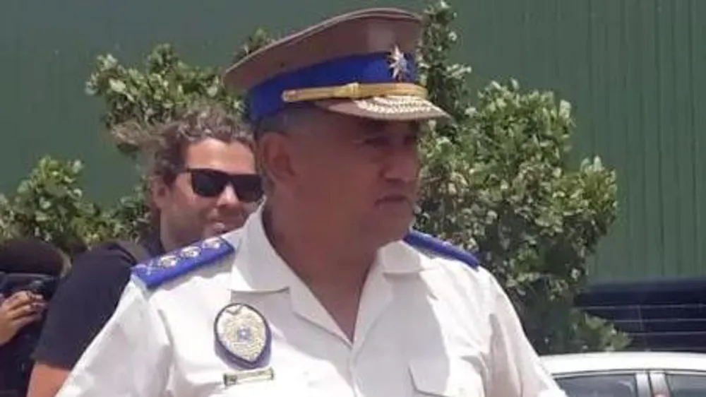 Raid cops bust for jepping geld
