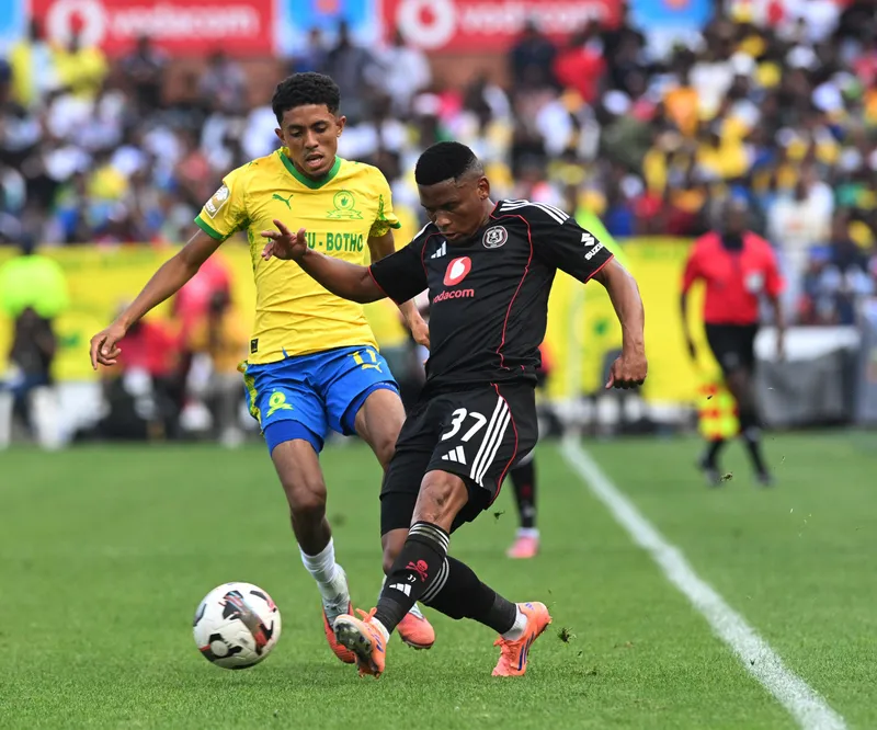 ⚽ Mamelodi Sundowns and Orlando Pirates draw in ' state of the nation' battle