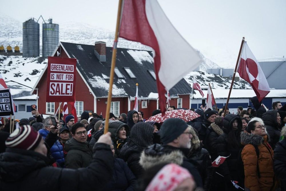Greenlanders told to prepare for potential US invasion