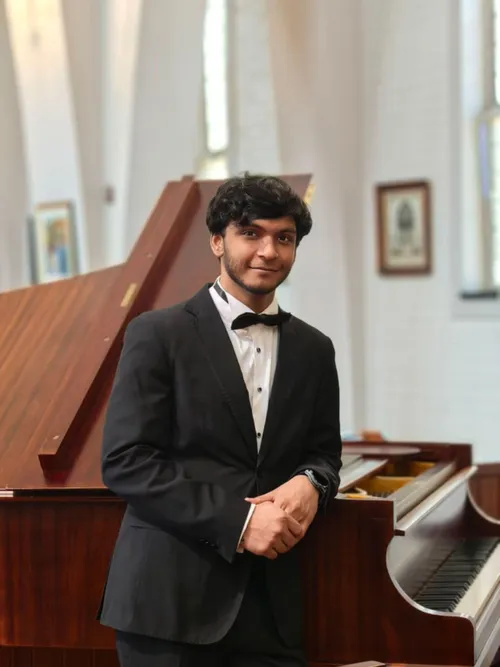Home recital for local pianist