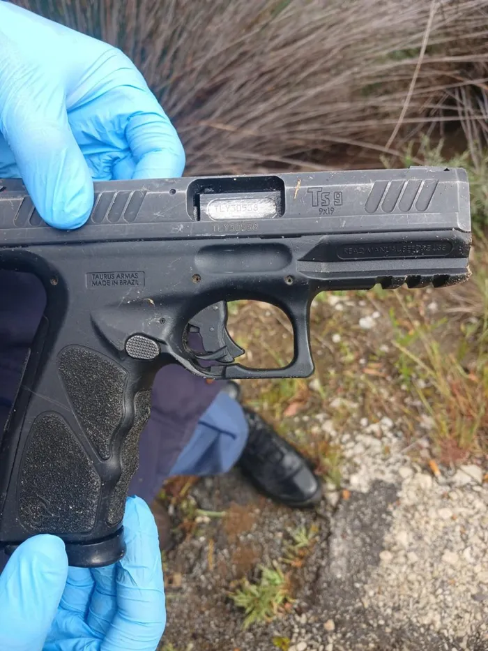 Cops bust robbery gangs, seize guns and cash in daring night operations