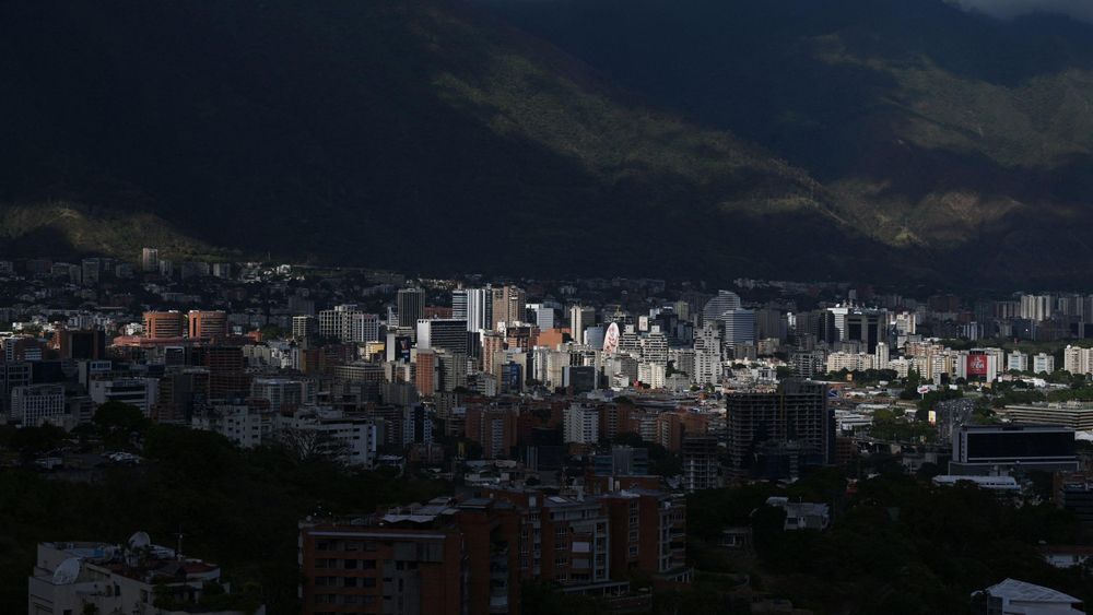 US urges Americans to leave Venezuela 'immediately' due to safety risk