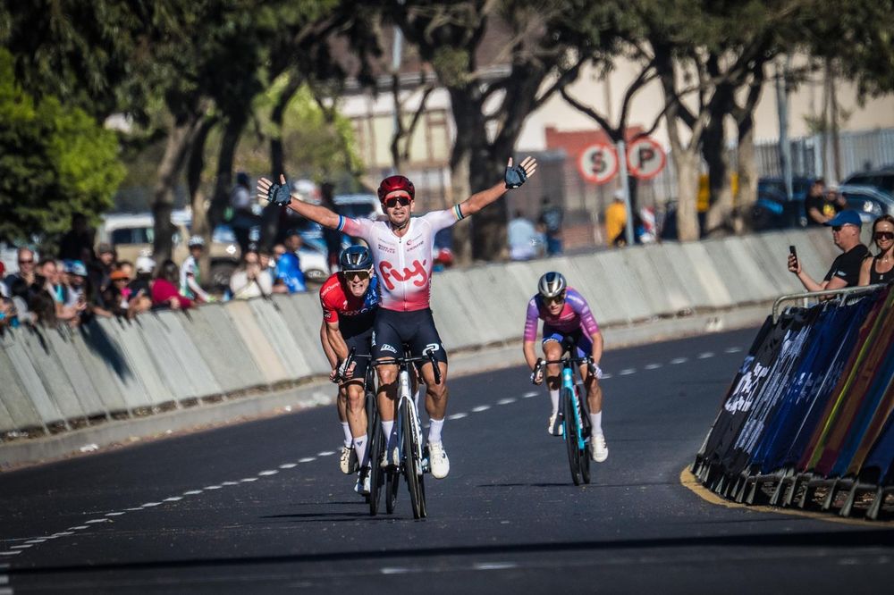 Ryan Gibbons’ victory almost slipped away in thrilling Cape Town Cycle ...