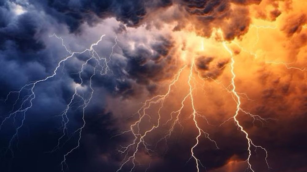 Today's weather: Heat wave persists as thunderstorms threaten Eastern regions