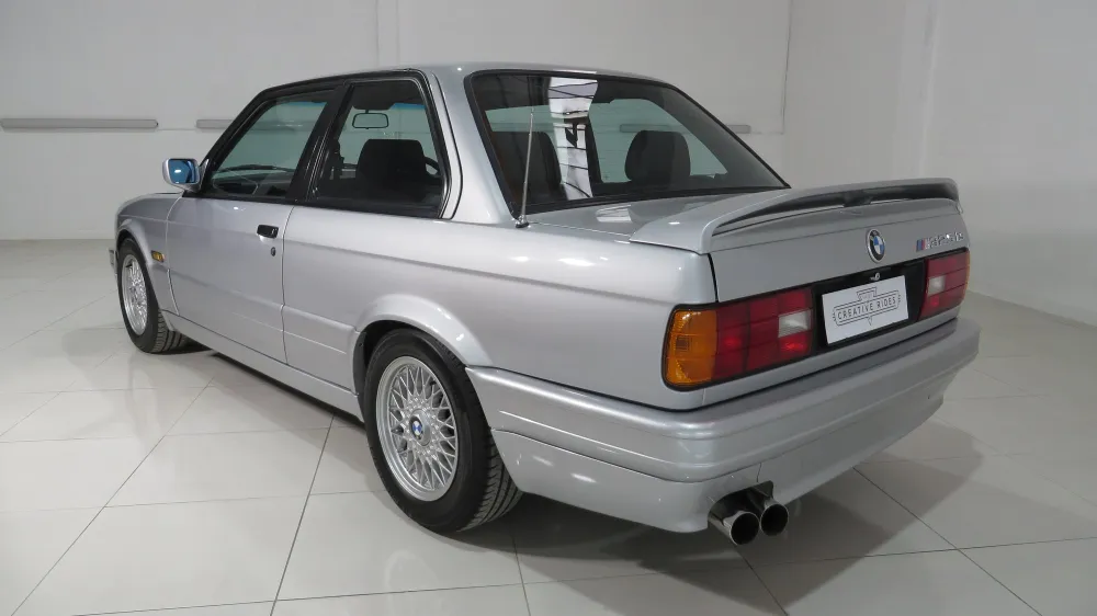 1991 BMW 325iS Gusheshe