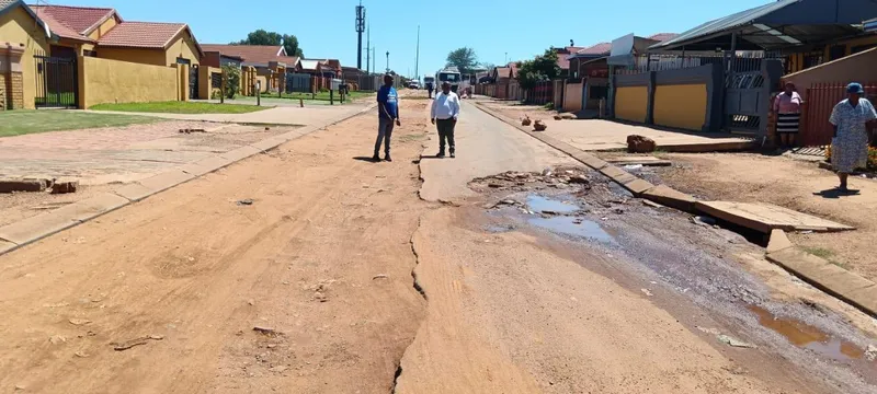 Community outcry as R280 million road rehabilitation project in Emfuleni fails to deliver