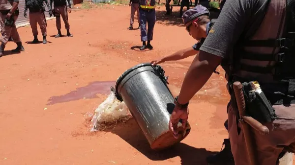 Police shut down unlicensed liquor outlets in Platfontein while undocumented individuals are arrested during Safer Festive Season operations