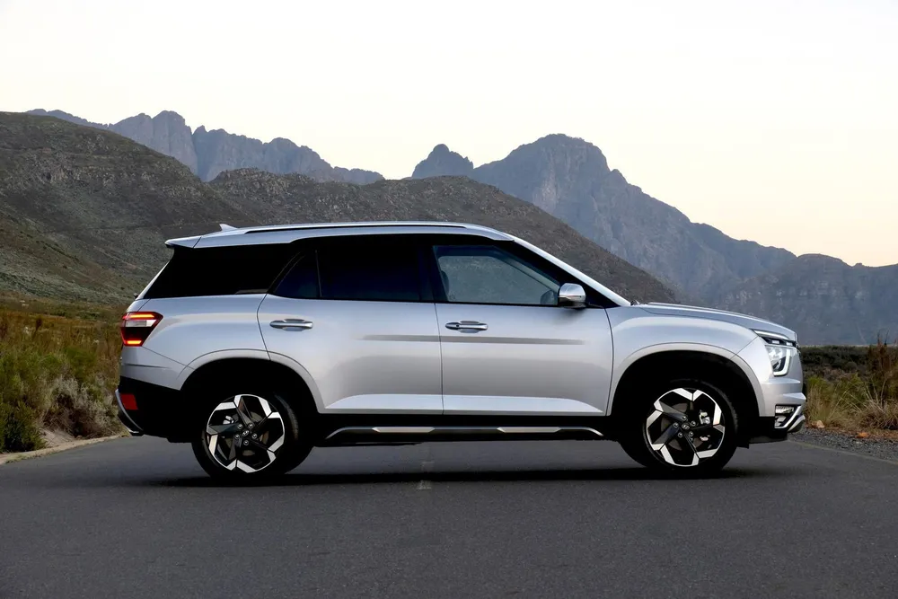 2022 Hyundai Grand Creta side view
