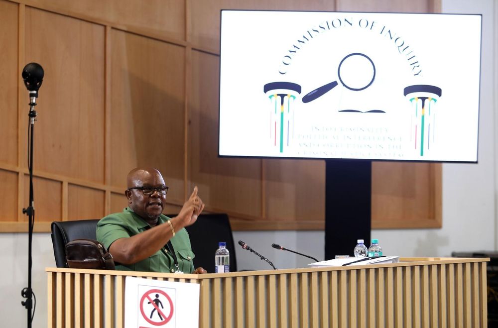 Kamogelo Moichela | Published 13 minutes ago Maj-Gen. Lesetja Senona to testify at Madlanga Commission regarding R200 million cocaine theft