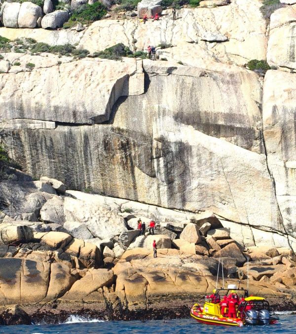 German hiker and partner rescued after night stranded in Cape Town coastline - IOL