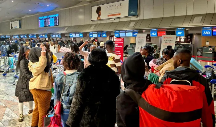 The first group of 300 Ghanaian nationals has left South Africa under a voluntary programme amid rising anti-illegal immigration demonstrations.