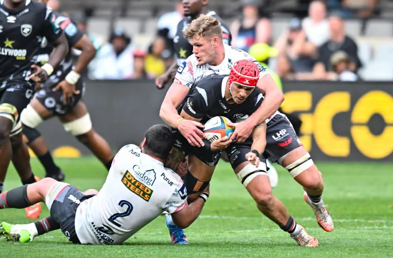 Sharks scramble to victory over Saracens in precious start to JP Pietersen era